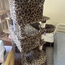 Cat tree