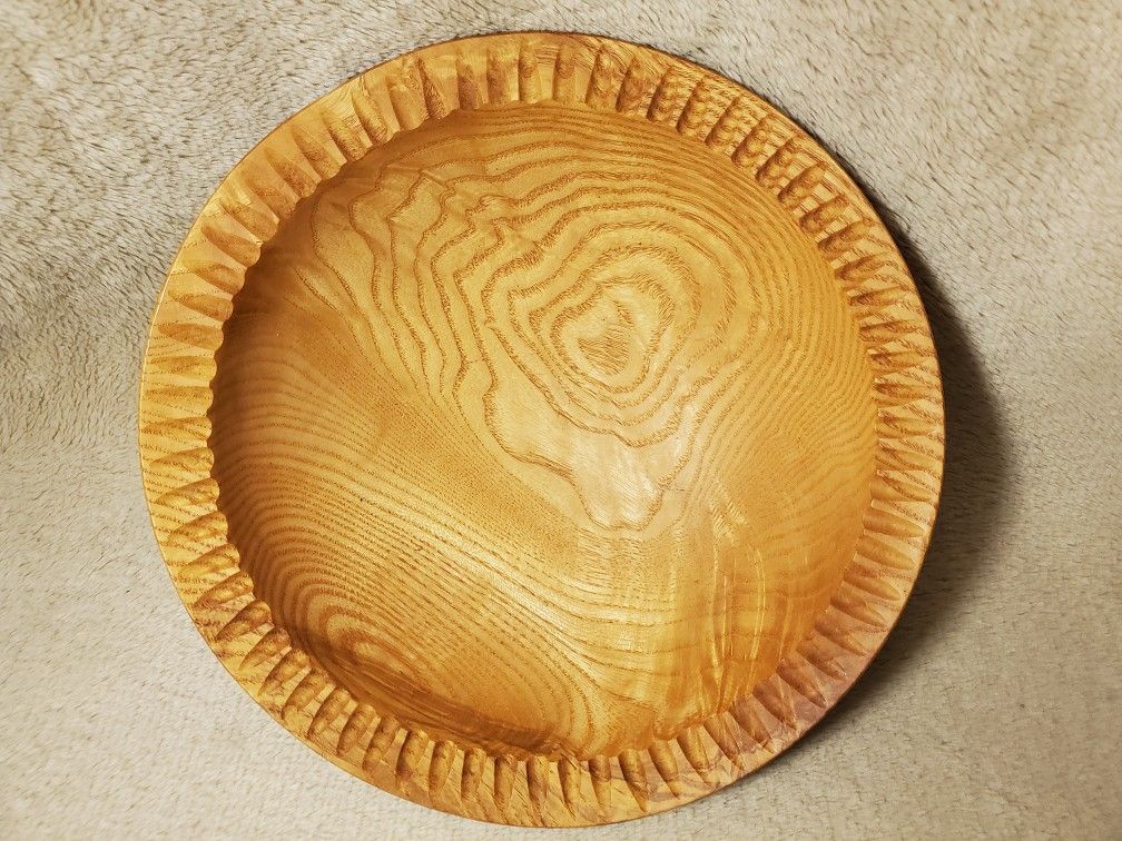 Hand-Turned Wooden Bowl By Wooden Turner Tracy Owen
