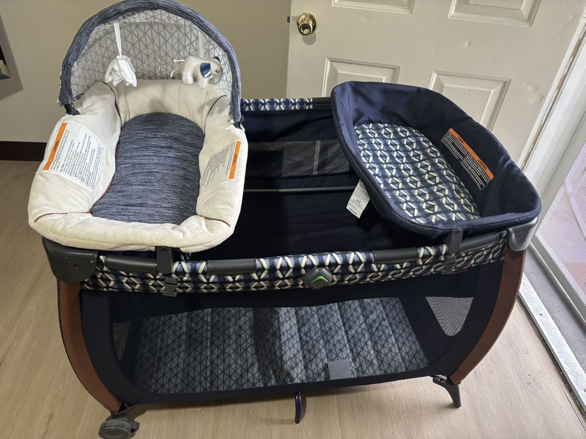 Play pin &changing Table