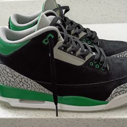Men's Jordans 3 Pine Green Size 11 