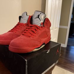 Black /University Red Noir/Universite Rouge Air Jordan Retro 5  Size 11 Men’s