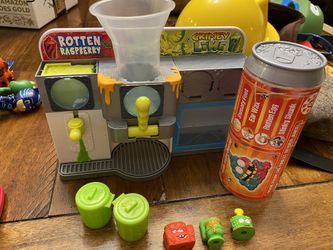 Grocery gang toy