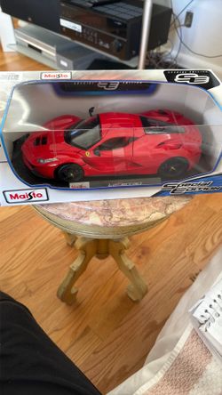 Maisto Special Edition LA Ferrari 1:18 Model Car