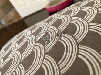 Big diamond cubic earrings