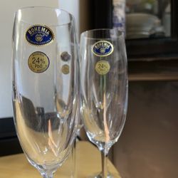 Czech Republic 24% PbO 4 Lead Crystal Champagne Flutes And 4 Wine Glasses  And Hawaiian for Sale in Santa Fe County, NM - OfferUp