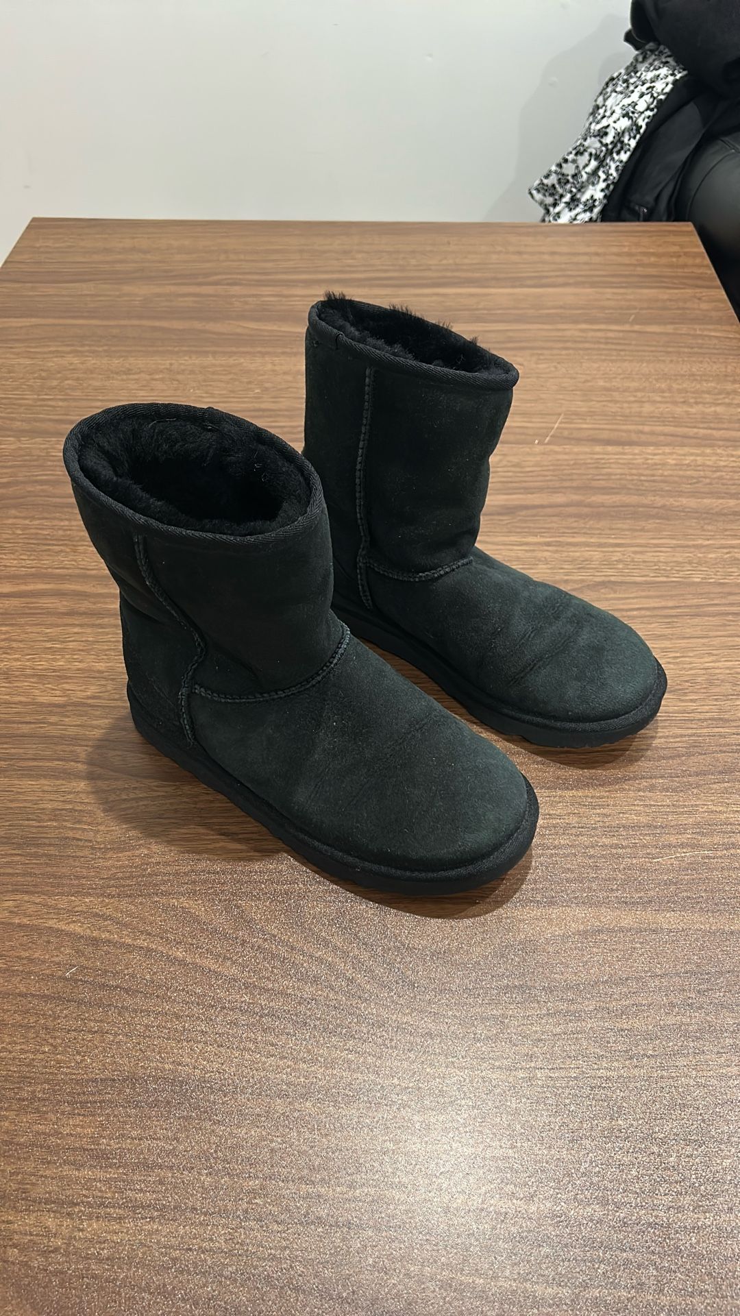 Black Uggs