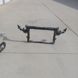 17 To 22 Radiator Core Support Kia Niro ( Oem)