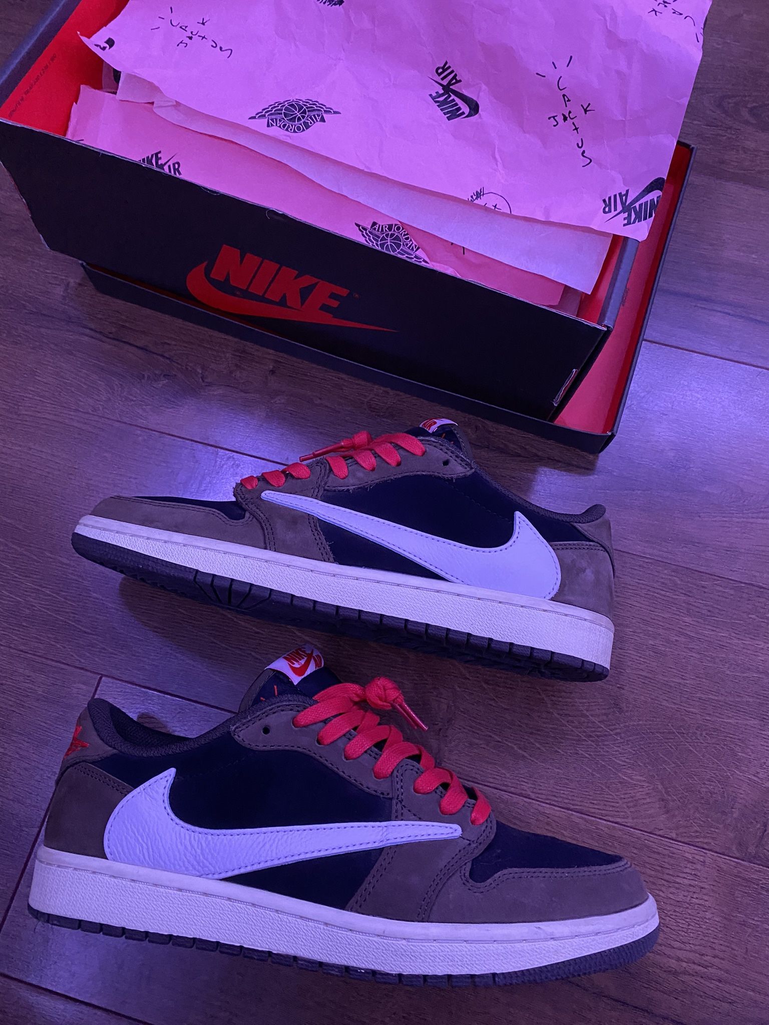 Travis Scott Jordan 1 Low Mocha 