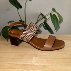 Woman Sandals Size 6.5