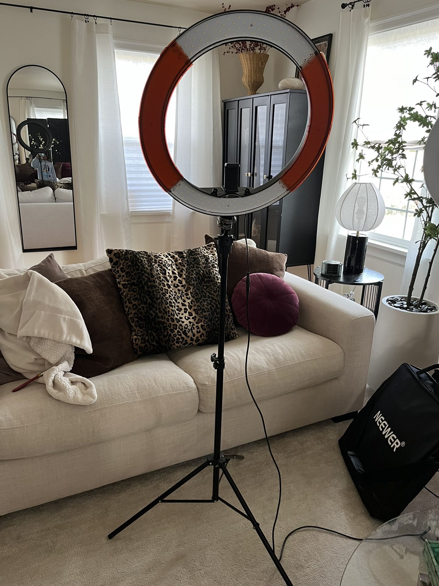 19” Adjustable Ring Light