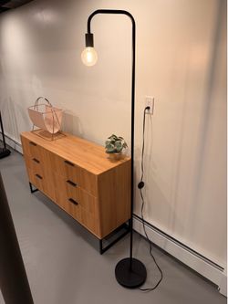 Industrial floor lamp