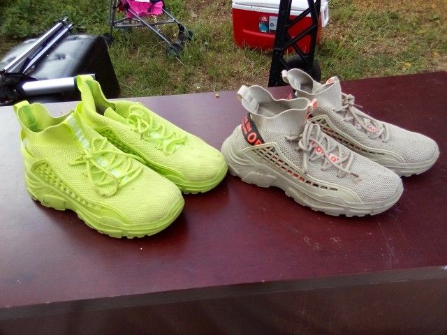 Evolove Two Pair Like Brand New $30 30