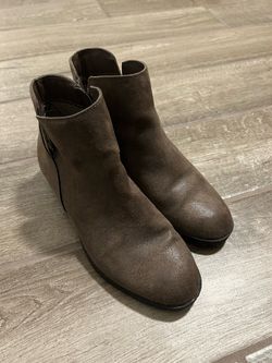 OBO! Size 7 Women. Brown Suede Ankle Boots with Side Zipper