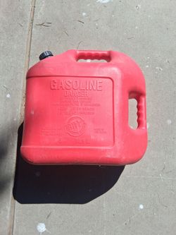 Blitz 5 gallon gas can with spout