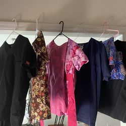 Woman’s Very lightly Used Scrub Outfits Xs,S