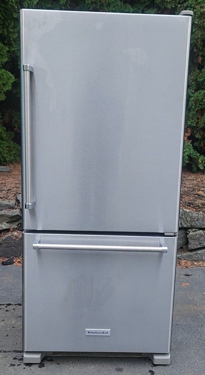 KitchenAid Refrigerator W30xD32xH67 Inches
