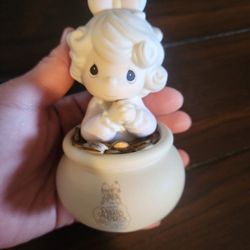 PRECIOUS  MOMENTS  FIGURINE 