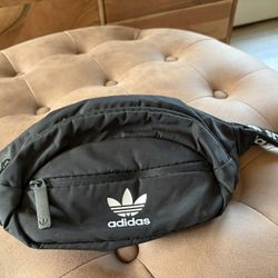 Adidas fanny pack