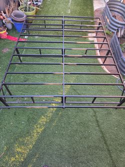 Queen Size Metal bed frame