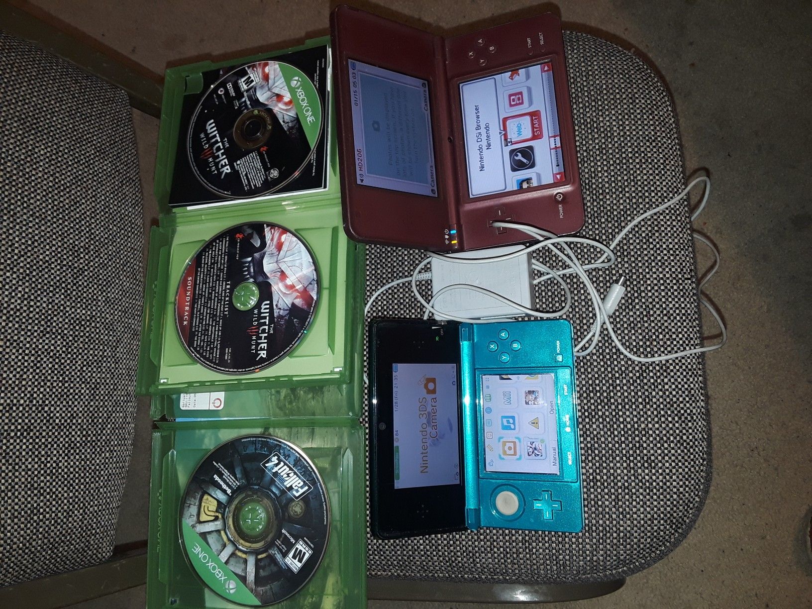 All 4 in a bundle Nintendo 3ds and XL & 2 xbox one games