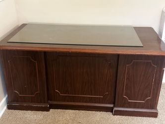 Vintage Executive Style Desk – NEED GONE ASAP