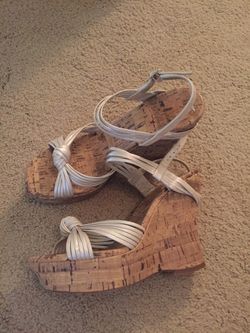 Jessica Simpson wedge