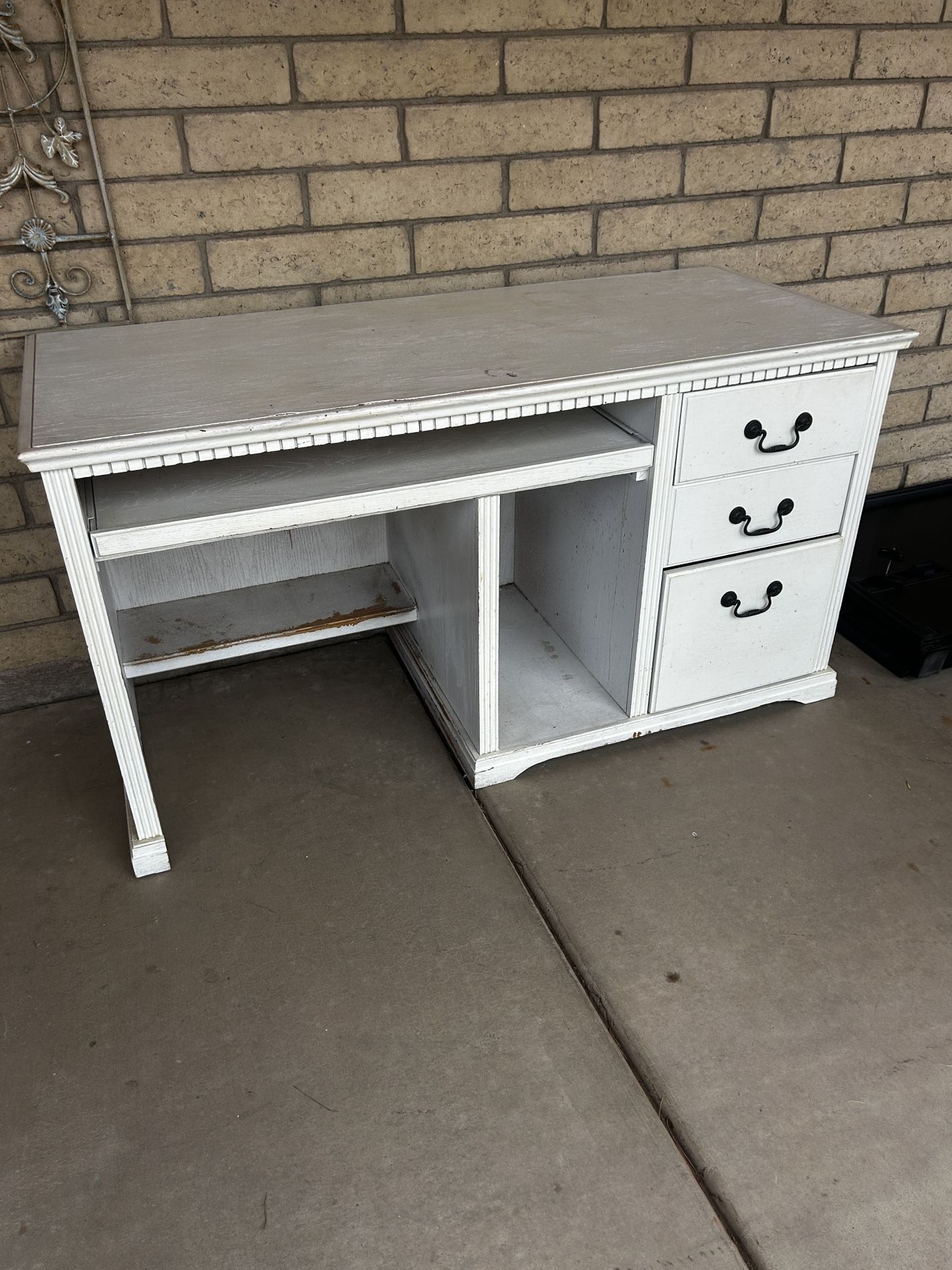 White Wood Desk