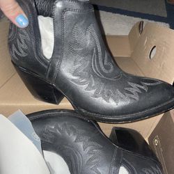 Ariat Dixon Booties, Brand New Never Worn Size 8.5