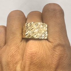 10k Yellow Gold Nugget Ring Size 10