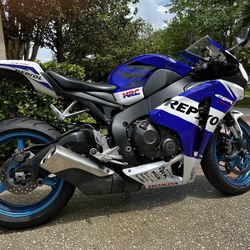 Honda CBR1000RR-Fireblade