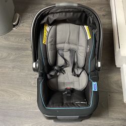 baby car seat in good condition