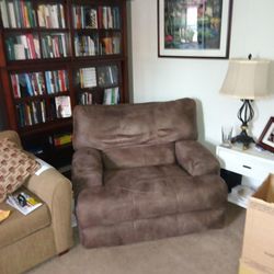Oversized Chair With Power Reclining
