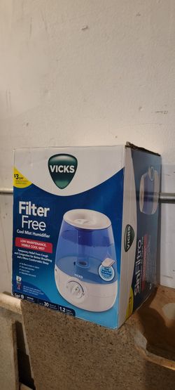 VICKS cool mist HUMIDIFIER!!! Only Used For 3 Days!!! Works Great!!!
