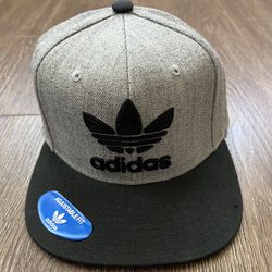 Adidas Men’s Snap Back Hat, Flat Brim, New. 