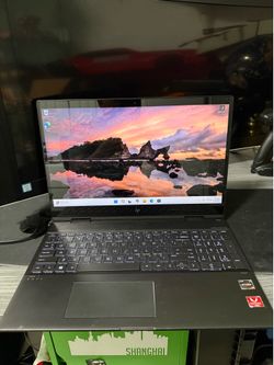 Computer Laptop hp envy Touchscreen read