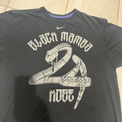 EARLY 2000NIKE KOBE BRYANT BLACK MAMABA Tshirt  