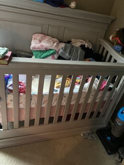 baby crib