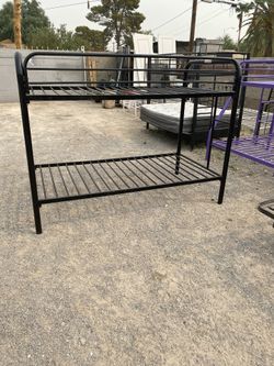 Bunk bed with mattress