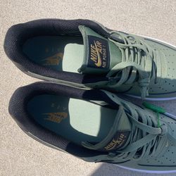 2021 Nike Air Force 1 07’ LV8 Metallic Swoosh Pack - Oil Green 787321_00.png.png main image 4