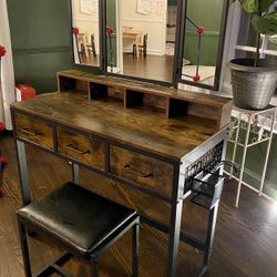 Vanity Makeup Desk