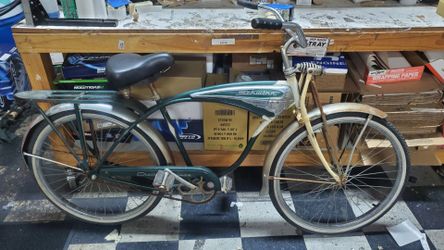 Men's Classic Schwinn Cruiser Delux ed. bicycle