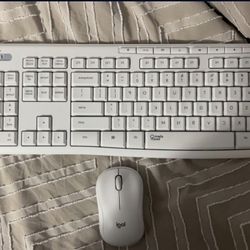 White Wireless Keyboard With Mouse 