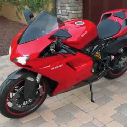 2010 Ducati 1198