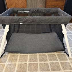Guava Family Lotus Travel Crib