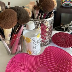 Makeup Brushes 