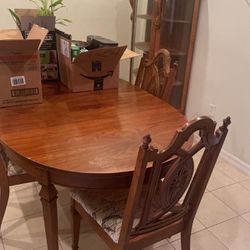 Drexel Heritage Table And 4 Chairs With Leaf