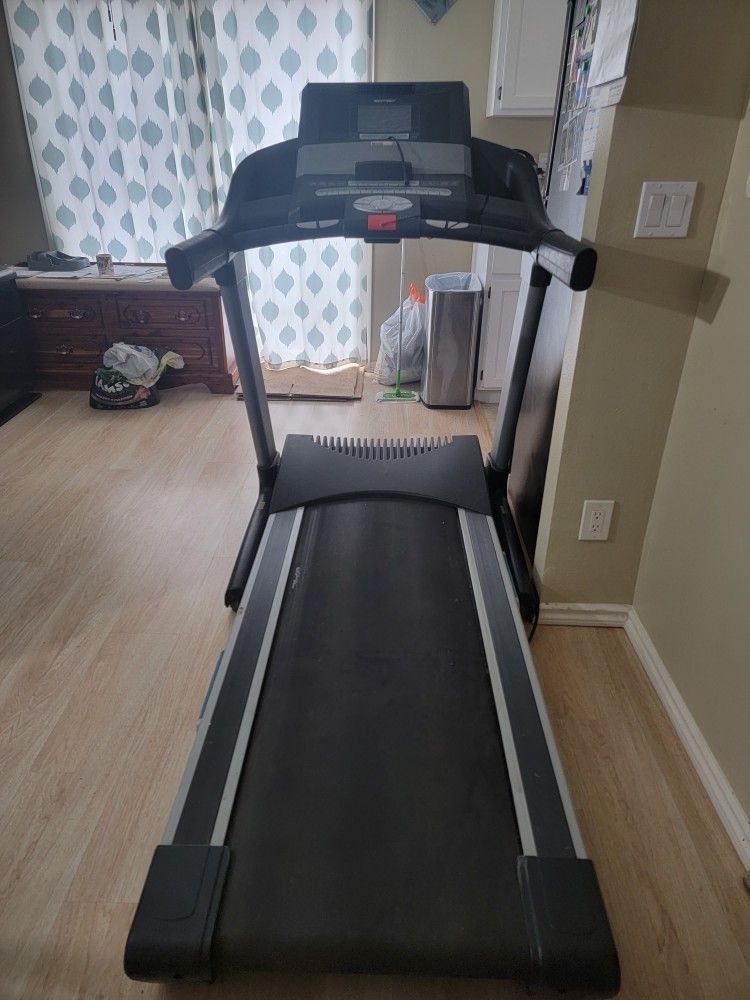Epic Intermic Acoustic 3.0 Treadmill