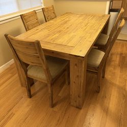 Dining Room Table + 5 Chairs