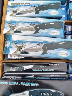 30 Whitetail Cutlery Folding Knives – Lot of Multiple