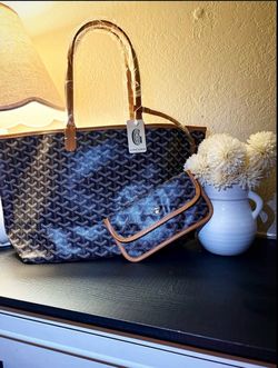 ✨👜 Cute bags, cute prices & new inventory! 💕✨